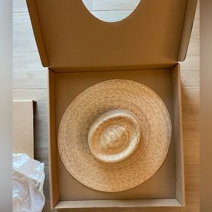 Palma Wide Boater Lack of Color Color Natural Straw